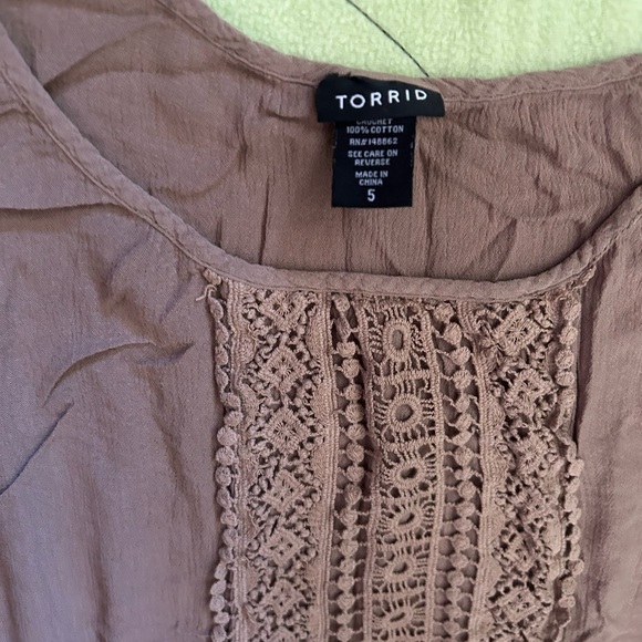 Tan, Boho designed sleeveless Blouse - Picture 2 of 5